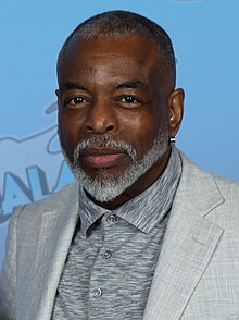 Description de l'image LeVar Burton Photo Op GalaxyCon Raleigh 2023.jpg.