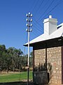 Mast für neun Leitungen. Old Telegraph Station, Alice Springs