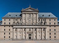 Façade principale, entrée du complexe palatial.