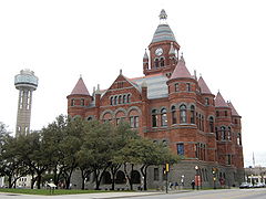 Juzgado del Condado de Dallas, actualmente Old Red Museum, diseñado y construido por el arquitecto y contratista Max A. Orlopp Jr. en 1891.