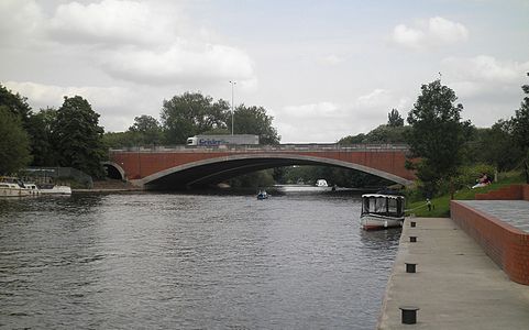 Runnymede Bridge, Surrey (1961)