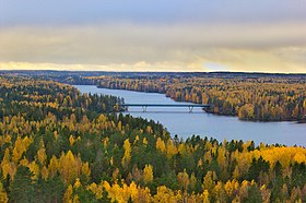 Le pont de Särkijärvi vu du château d'eau d'Hervanta