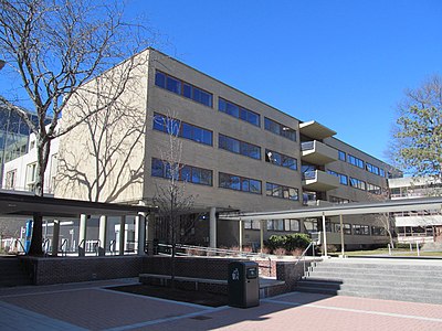 Story Hall da Escola de Dereito de Harvard por Walter Gropius