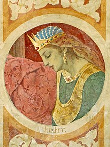 Portrait en médaillon d'une jeune femme richement vêtue portant une couronne.