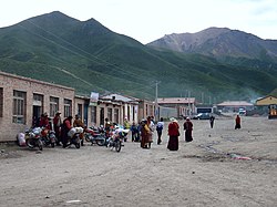 花石峡鎮の市街地