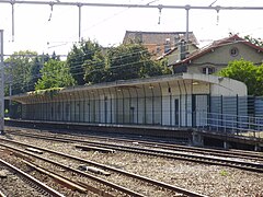 Quai décalé et inutilisé, au sud de la gare.