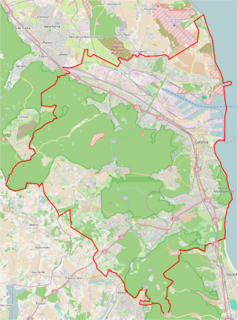 Mapa konturowa Gdyni, u góry znajduje się punkt z opisem „Gdynia Leszczynki”