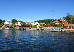 Delar av Köpmanholm, vy från Furusundsleden