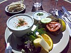 Kuefta (Kibbeh) mit Joghurtsuppe