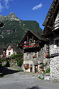 Maisons tessinoises à Sonogno