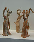 Perempuan menari, abad ke-7