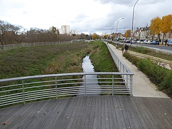 Bièvre le long de l’avenue Flouquet.