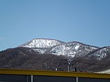 春香山（左）と和宇尻山（右）（2016年5月）