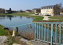 Ang kanal sa Burgundy sa Marolles-Sous-Lignières