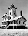 Le phare (ancienne photo USCG)