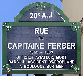 Voir la plaque.