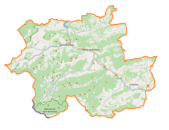 Mapa konturowa powiatu suskiego, u góry po lewej znajduje się punkt z opisem „Targoszów”