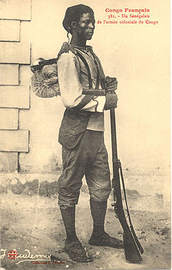 Senegalský střelec ve Francouzském Kongu (1905)