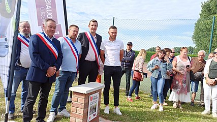 Inauguration du secteur pavé en présence d'Adrien Petit et des maires de Fressain et de Villers-au-Tertre.