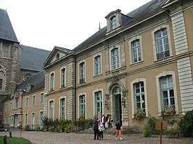 L'abbaye, devenue préfecture de la Sarthe.