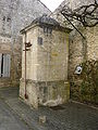 La fontaine Saint-Barnabé dans le village de Dampierre-sur-Boutonne.