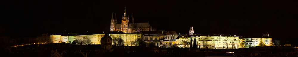 Panoramo de la Burgo nokte