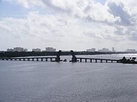 Veterans Memorial Bridge