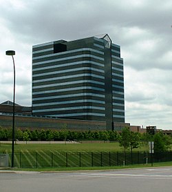 Chrysler Headquarters Auburn Hills 20060624.jpg