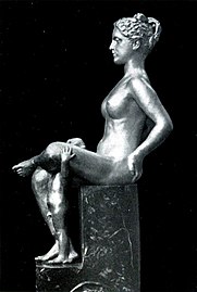 Galatea (1906), prata fundida e mármore, 111,1 × 31,8 × 47,6 cm.