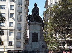 Monumento a Mariano Moreno (1910), Buenos Aires.