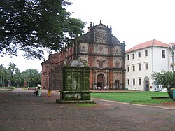 Basílica do Bom Jesus, exemplo das antigas igrejas deixadas pelos portugueses na região.