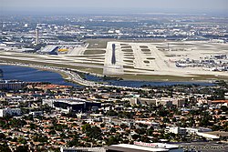 Miami_International_Airport_(KMIA-MIA)_(8204607432)