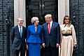 May ja Donald Trump 10 Downing Streetin edessä vuonna 2019