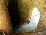 Intérieur d'un des escaliers partant d'une des portes latérales