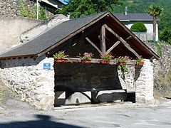 Le lavoir près de l'église.