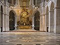 Interior de la Capilla real de Versalles, estucos y decoración escultórica