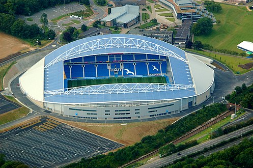 Lugbeeld van die Falmer-stadion