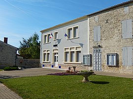 The town hall in Coivert