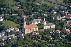 Kővágóörsi templomok