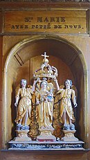 Vierge à l'Enfant couronnée par deux anges.