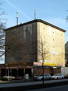 Hochbunker mit rechteckigem Grundriss in Hamburg