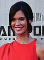 Odette Annable interpreta Nola Longshadow.