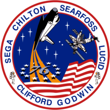 Misión STS-76.