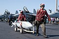 Транспортування ракети по палубі USS Abraham Lincoln