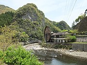 大分県本匠村小半森林公園の大水車。直径18.18m