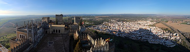 El castillo y Almodóvar del Río