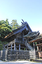 Honden de Kamosu-jinja.