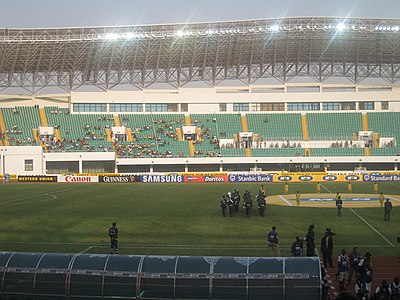 Het stadion van de binnenkant.