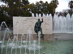 Elkanori monumentua Sevillan.