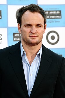 Jason Clarke na premiéře filmu Veřejní nepřátelé v Los Angeles (2009)